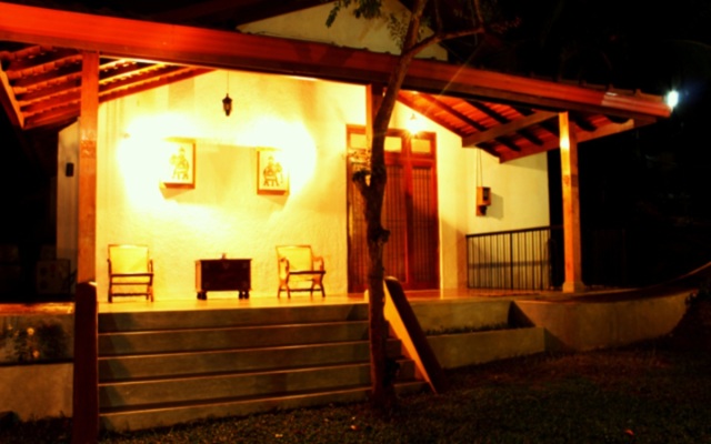 Отель Villa Montana Канди вид на фасад