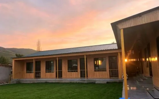 Nalati Flower Guest House