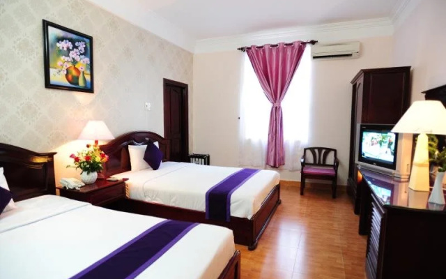 Violet Hotel