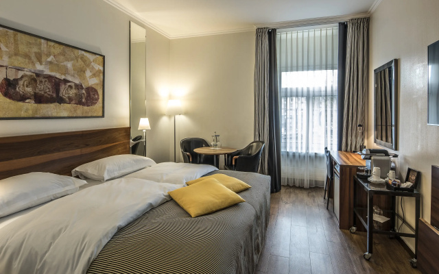 Central Plaza Hotel
