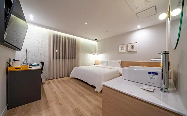 Button Hotel Guseo
