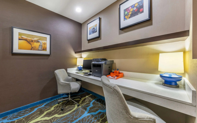 Best Western Plus Taft Inn
