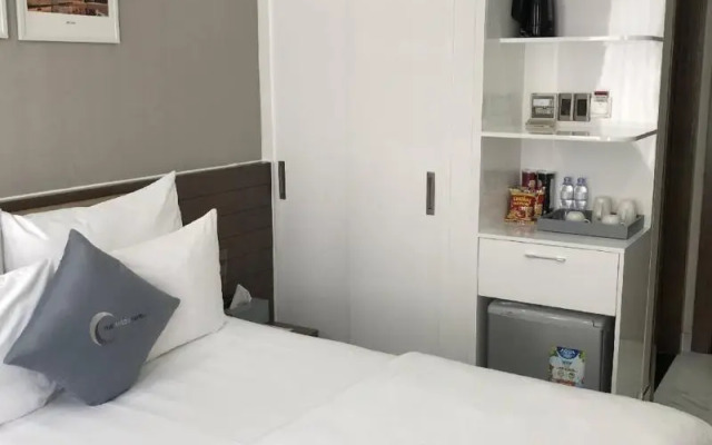 The Moon 1 Hotel by ZUZU