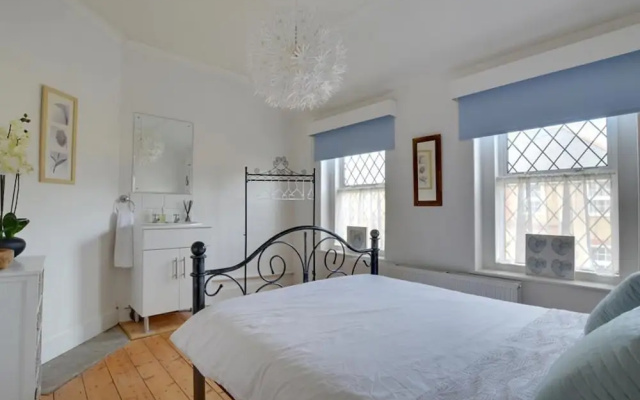 Bright Holiday Home in Broadstairs With Garden