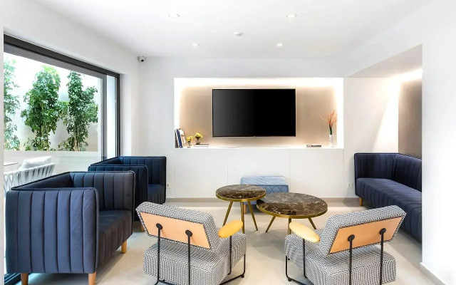 DAYS City Suites