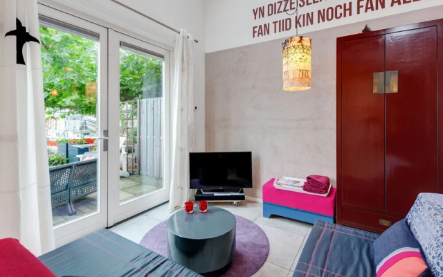 Cozy Holiday Home In Uitwellingerga With Terrace