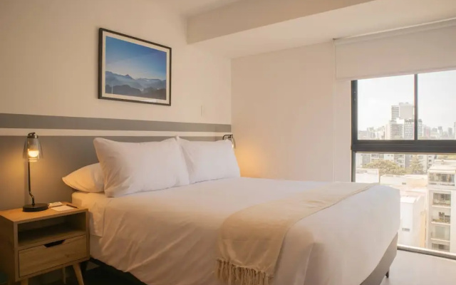 w Enchanting 1BR w Balcony in Barranco