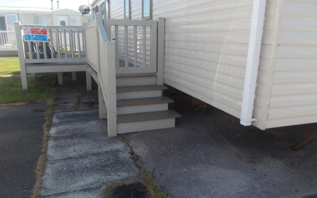 3 Bed Caravan - Sleeps 8 - Wifi - Parking