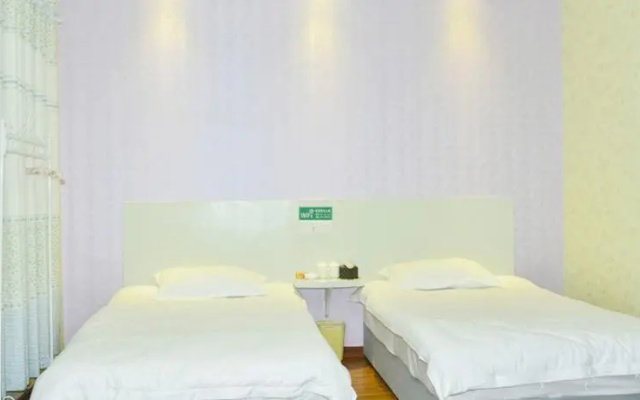 Zhangjiajie Clover Hotel