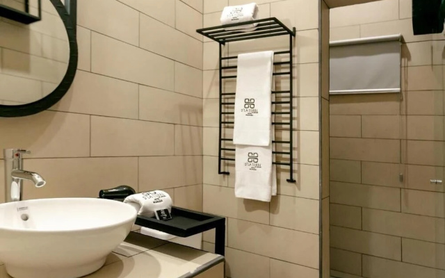 D la Torre Hotel