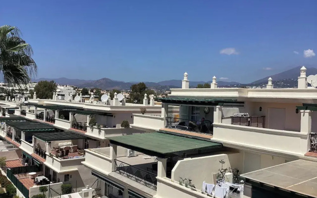 Marbella Retreat - 2 Beds - Sleeps 5 - Pool