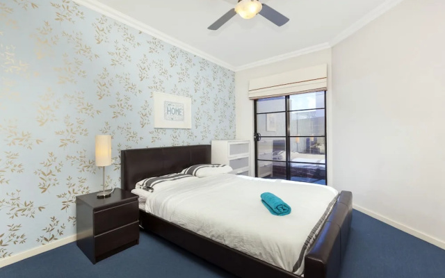 Stylish Inner City Apartment