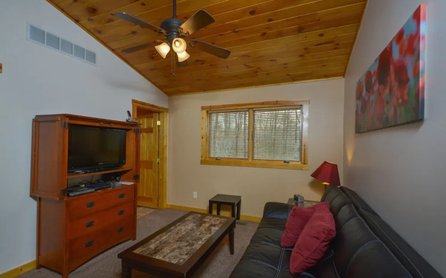 Donovan's Dacha 3 Bedroom House
