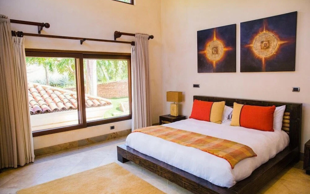 Luxurious Beachfront Mansion with a Stunning Infinity Pool in Playa Flamingo