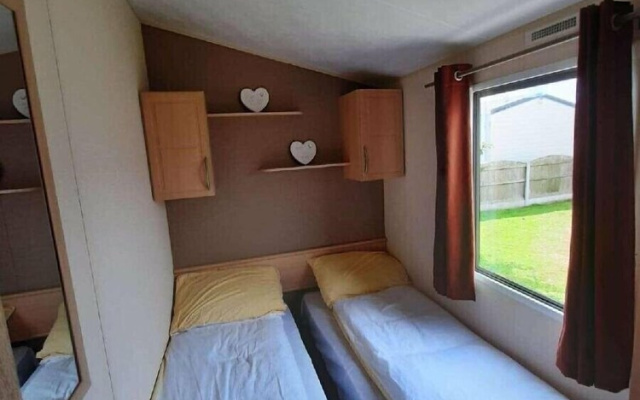 Golden Gate Holiday Centre - Holiday Accommodation 10581