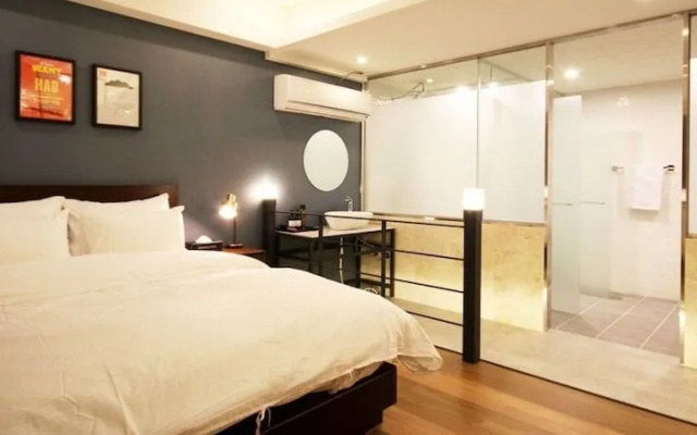 Busan Oncheonjang Hotel France