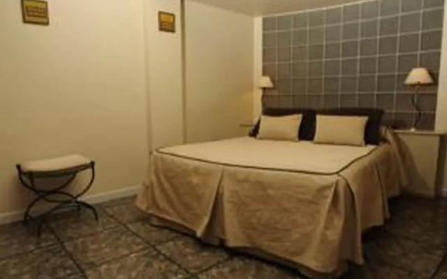 Reina Victoria Suites & Towers