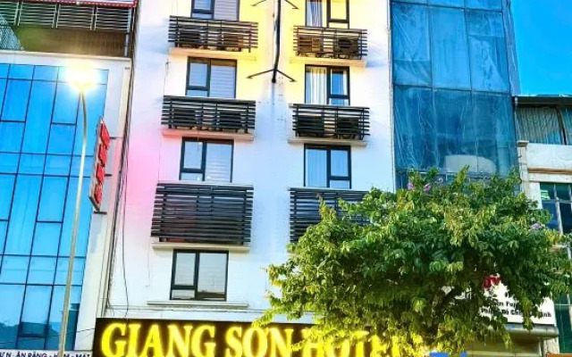 Giang Son Hanoi Hotel