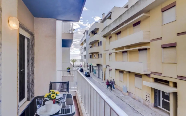 Jaune - 50 meters to the beach - Quarteira