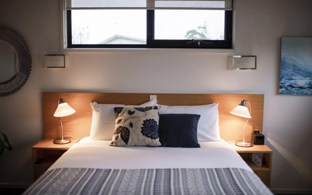 Cowes Luxury Beachfront Apartment - Phillip Island