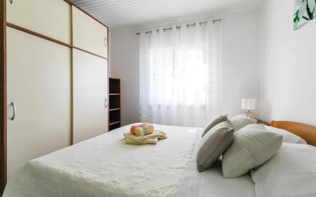 Amazing Home in Stratincica With Wifi and 5 Bedrooms