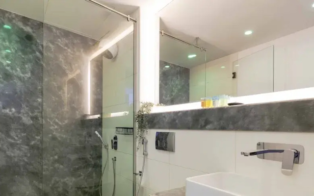 LUX The Pad Executive Suite 2