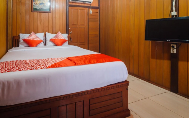 Crecia Guest House by OYO Rooms