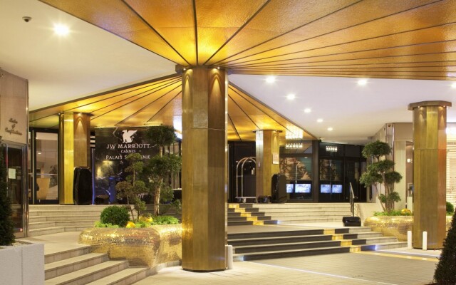 Отель JW Marriott Cannes Франция, Канны - 2 отзыва об отеле, цены и фото номеров - забронировать отель JW Marriott Cannes онлайн вид на фасад