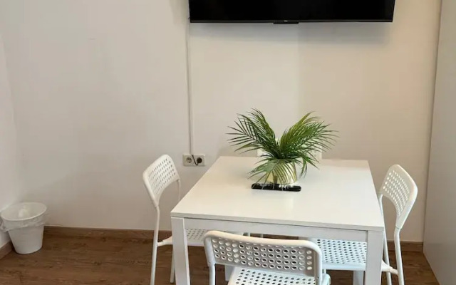 Affordable 2BR Apt 10 Min to Westbahnhof