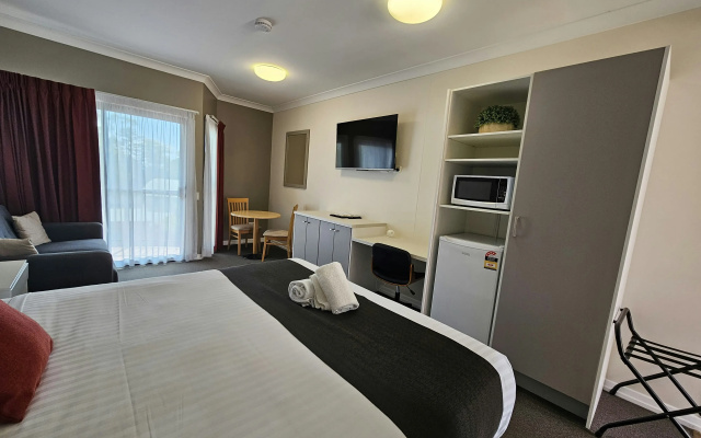 Eastgate on the Range Motel