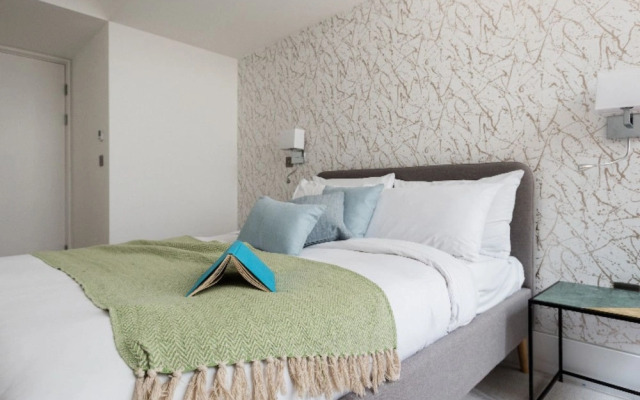 The Camden Chalet - Bright & Modern 3bdr Home With Balcony