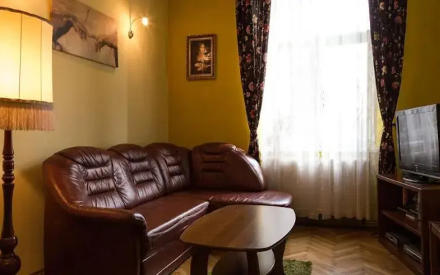 Old Town Apartment