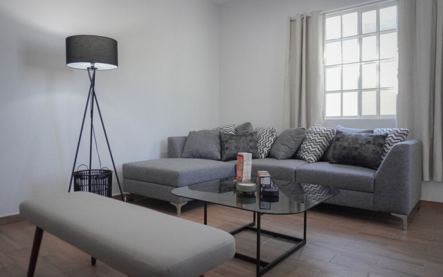 Modern Flat with 2 Bedrooms Near sea