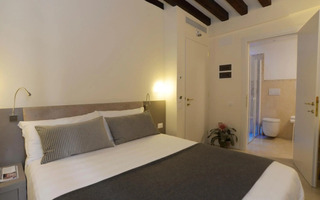 Leone Hotel