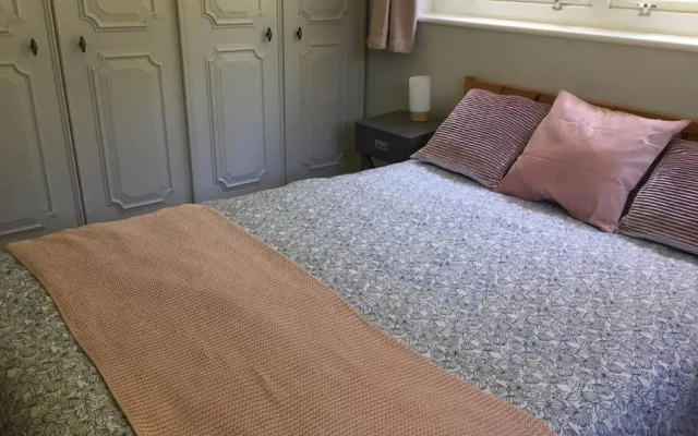 Bright and spacious annex near Lymington with private garden