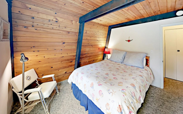 Norwester Upper Unit - 2 Br Duplex