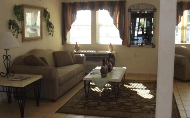 Microtel Inn & Suites Raton