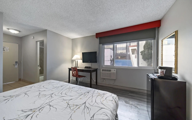 Royal Pagoda Motel