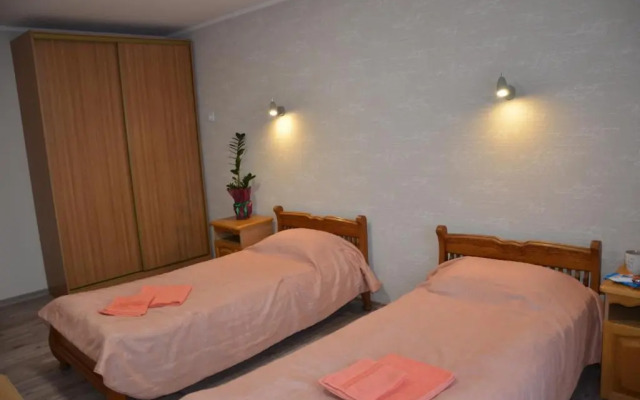 Hotel Trias
