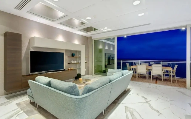 Super Luxury Apartment in Tigne Point, Amazing Ocean Views