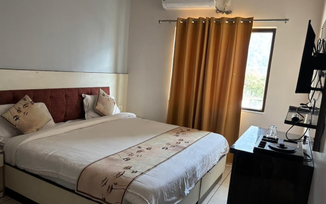Hotel The Luxe 18