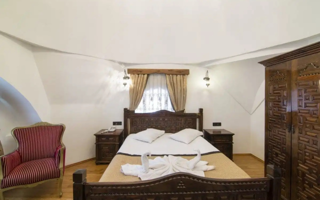 Kursunluhan Hotel