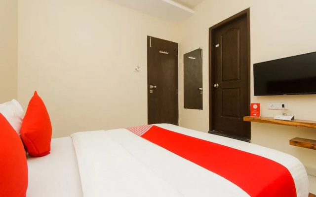 OYO 11747 Hotel Sai Comforts