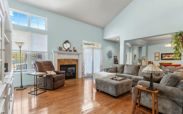 Branson 2 Bedroom Duplex With Large Deck