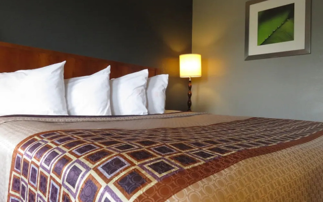 Travelodge by Wyndham Walterboro