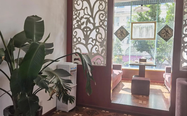 Hanyuan Sihai Hotel