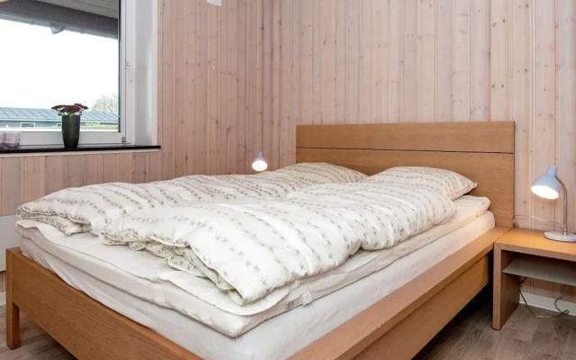 6 Person Holiday Home in Hejls