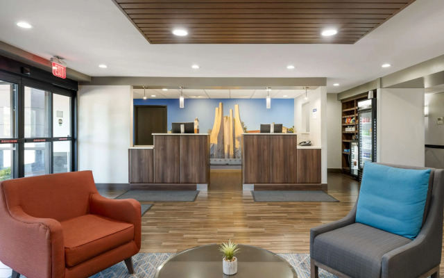 Best Western Plus Lafayette Hotel University Area