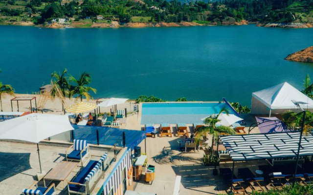 Viajero Guatapé Hostel & Lake Club