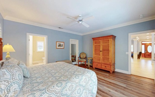 1 Troon Dr